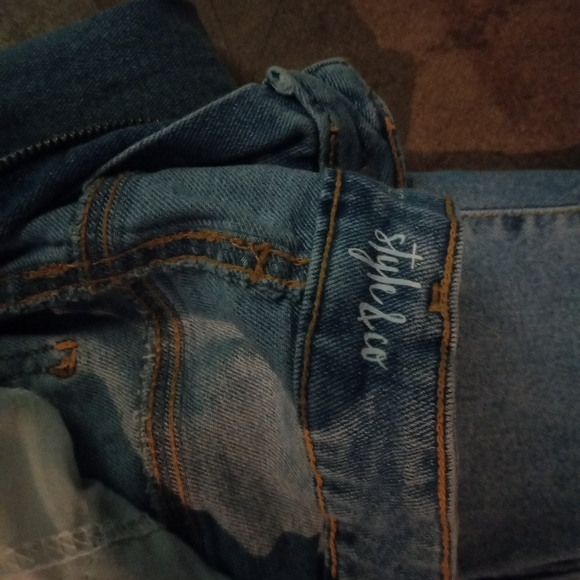 Levi's universal threads and other name brands of women's jeans - Picture 8 of 16